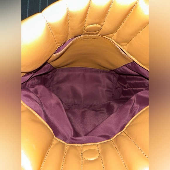 Burberry Lola Small Quilted Leather Chain Bucket Bag - Picture 11 of 16